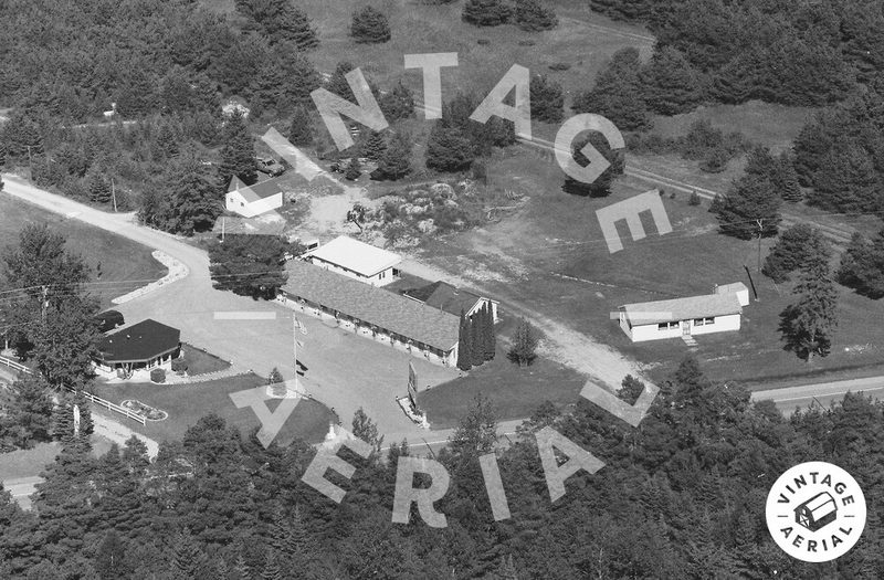 Mackinac Lakefront Cabins (Mackinac Motor Lodge Resort) - 1999 (newer photo)